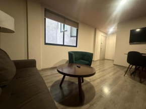Stay Connected in Roma - 3BR- Fast WiFi- Laundry